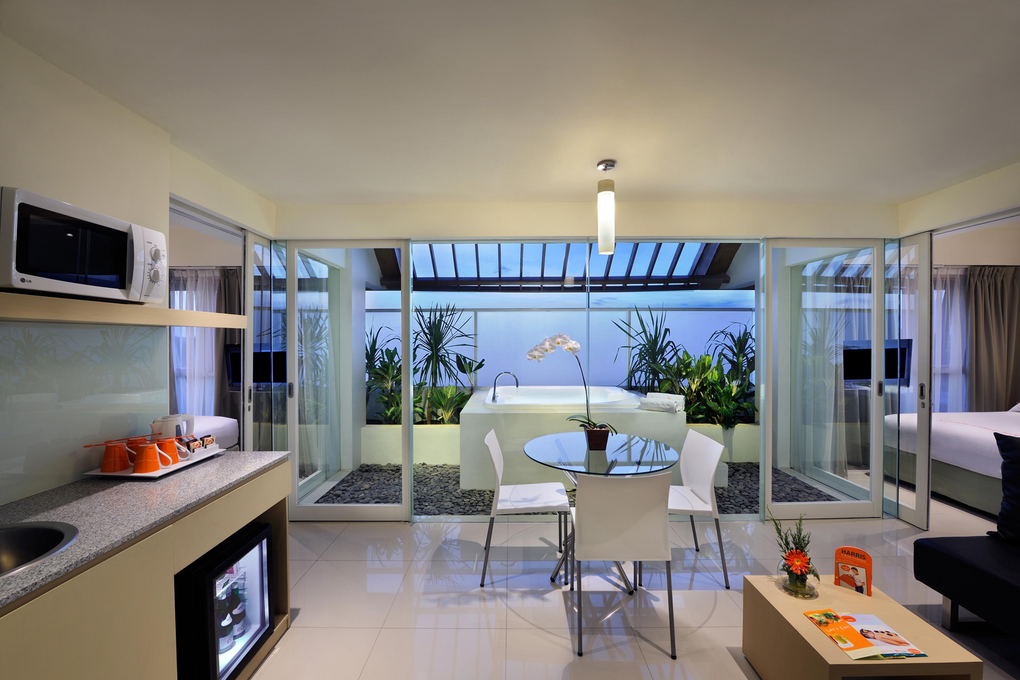 Harris Hotel & Residences Sunset Road Kuta Lombok Exterior foto