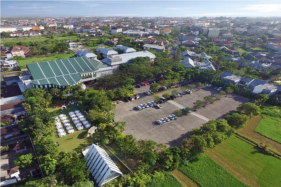 Harris Hotel & Residences Sunset Road Kuta Lombok Exterior foto